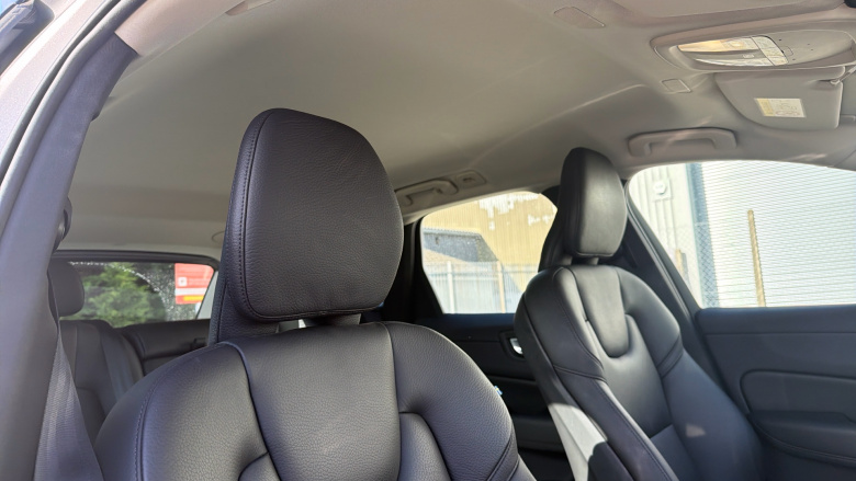 Volvo Xc60 2.0 B4P Plus Dark 5dr Geartronic Petrol Estate